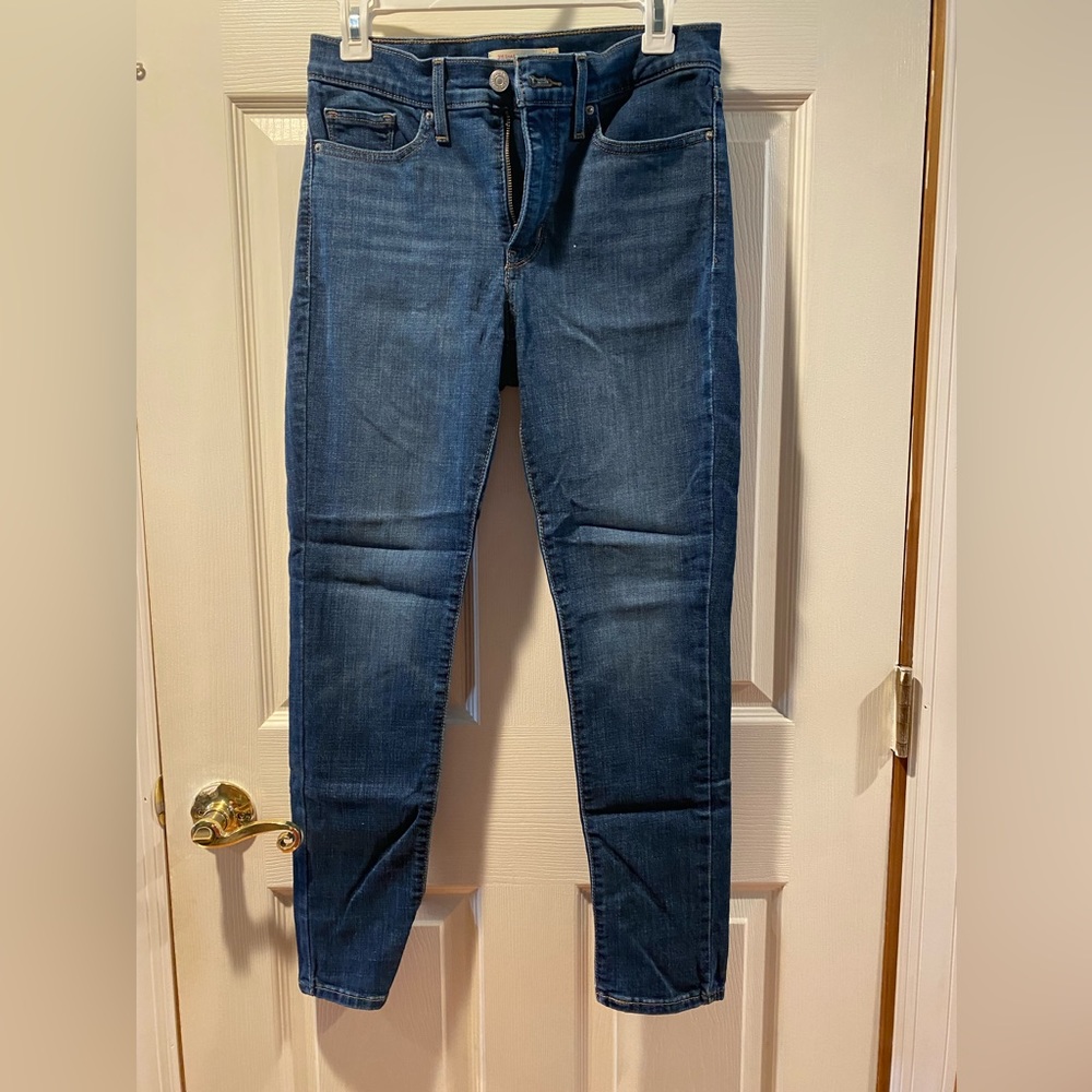 Levi’s 311 shaping skinny jeans